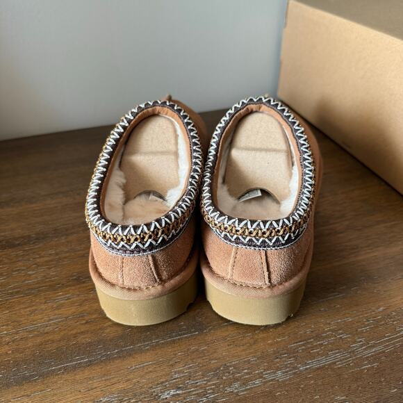 Ugg Woman’s Chestnut Brown Tasman Slip On Slipper Boots- Size 6 - Picture 4 of 8